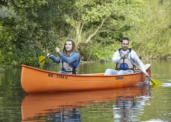 Appartement Attraktive In 35606 Solms, Wellness Exklusiv Im Benachbarten